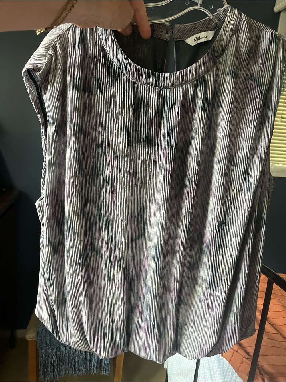 Reitmans and Gray Pleated Sleeveless Top